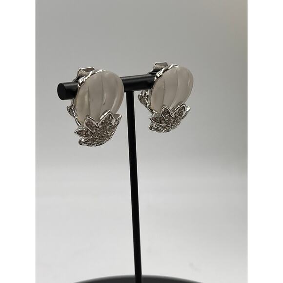 Kenneth Jay Lane White Lucite & Clear Crystal Clip-On Earrings - Picture 2 of 12